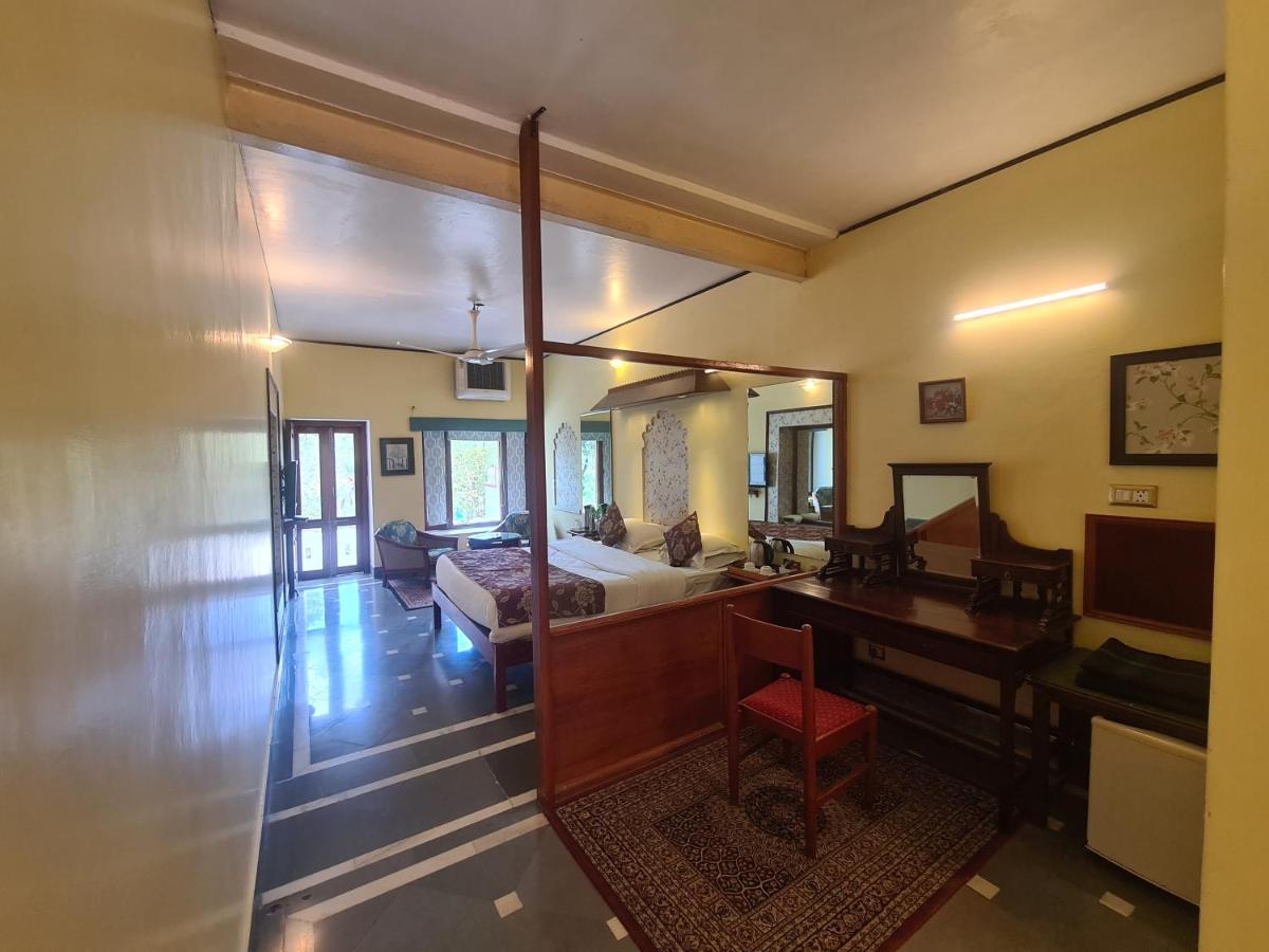 Kesar Bhawan Palace Mount Âbû Extérieur photo