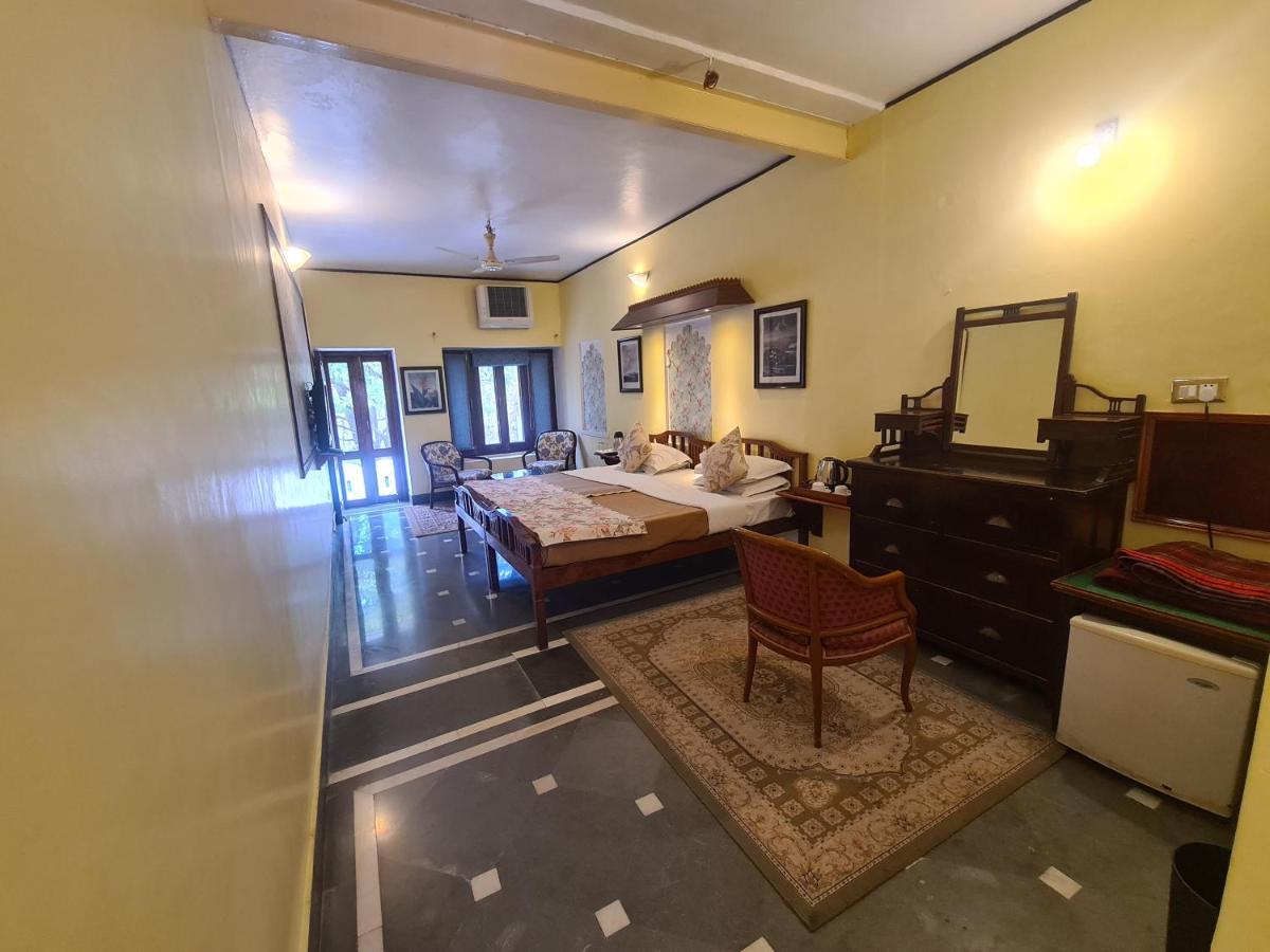 Kesar Bhawan Palace Mount Âbû Extérieur photo